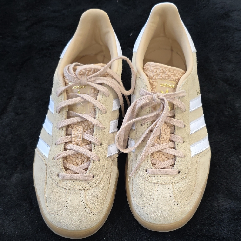 Adidas Women's Beige Suede Gazelle